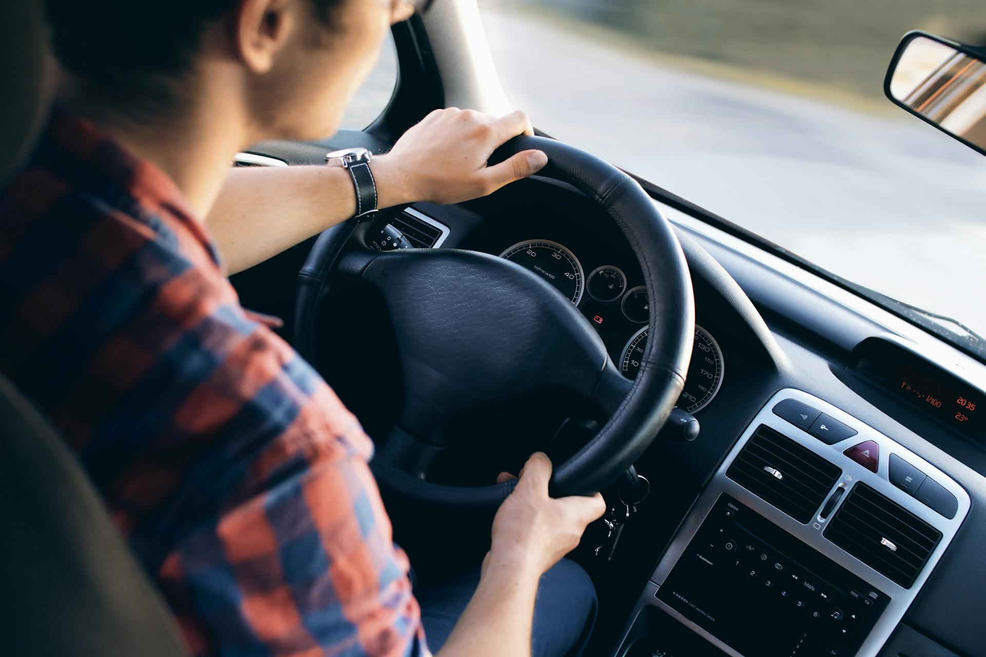 Inicia el año con un Ahorro Inteligente: Protege tu Vehículo con Fundas para Autos este 2025